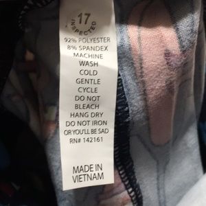 LuLaRoe Bottoms - NWT Holiday LuLaRoe Kids’ L/XL Leggings Skiers LuLaRoe Bottoms - NWT Holiday LuLaRoe Kids’ L/XL Leggings Skiers